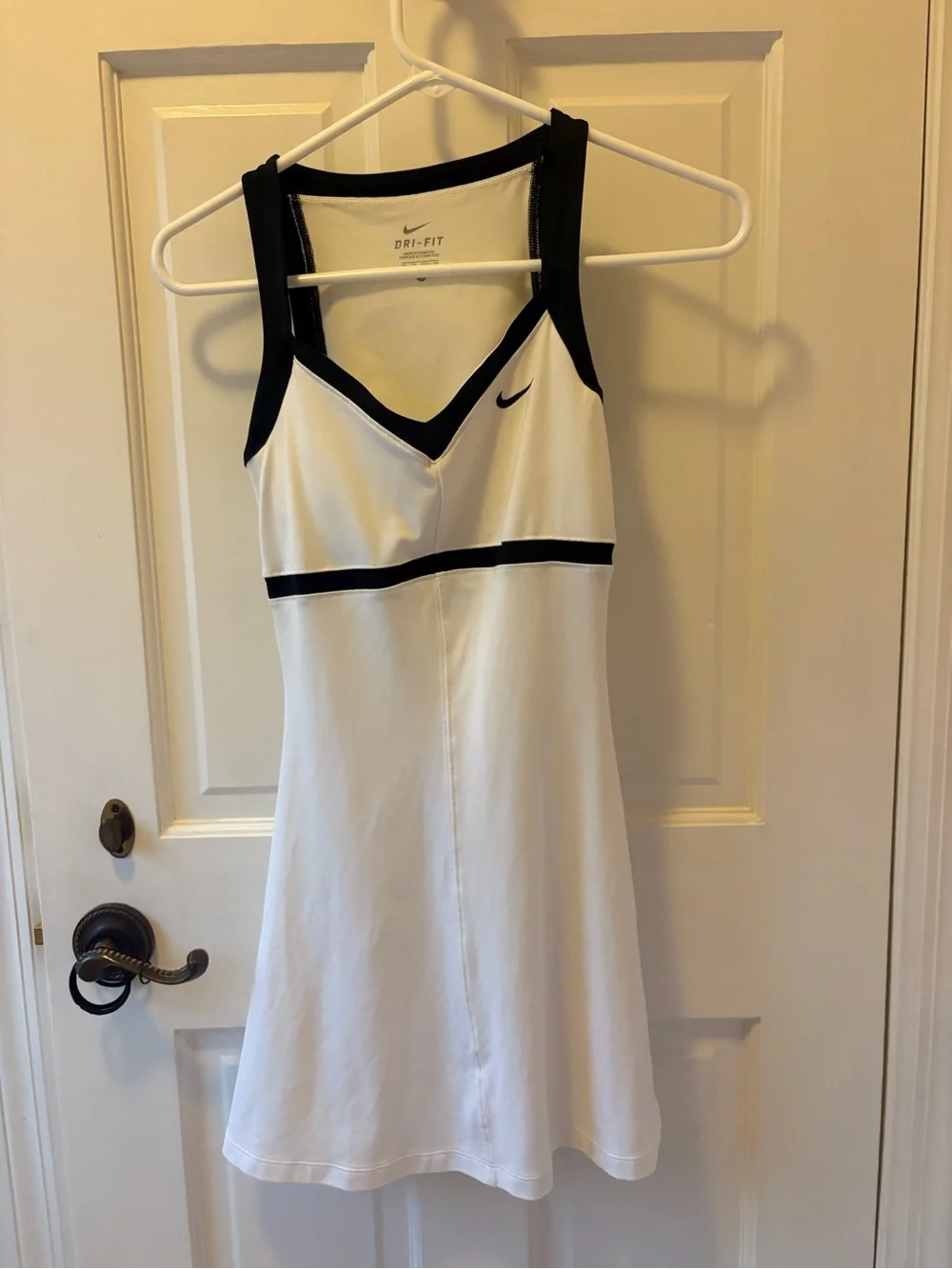 Nike White and Black Dri-FIT Tennis
